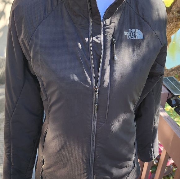 The North Face Ventrix Active Insulated Jacket - Black - Picture 9 of 10